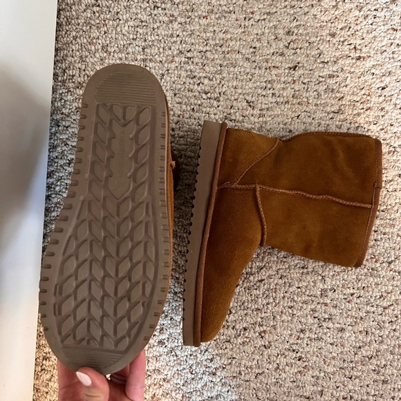 Women’s Short Koolabura by Ugg - Picture 5 of 5